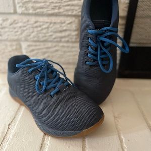 No Bull size 8.5 training /lifting athletic shoes, Navy Blue. Gently loved.
